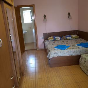 Фотография #19 из 32 - Черноморское Крым сдаю собственное жилье Номера со своей кухней ! 5 минут до моря !!!