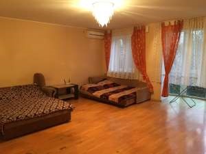 Фотография #3 из 13 - 2-комнатная квартира в Орджоникидзе