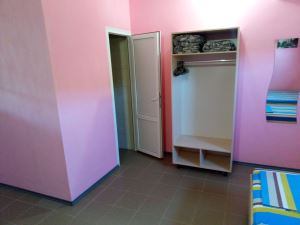 Фотография #4 из 12 - Гостевой дом "ДонБас". Кухня и сан узел в каждом номере